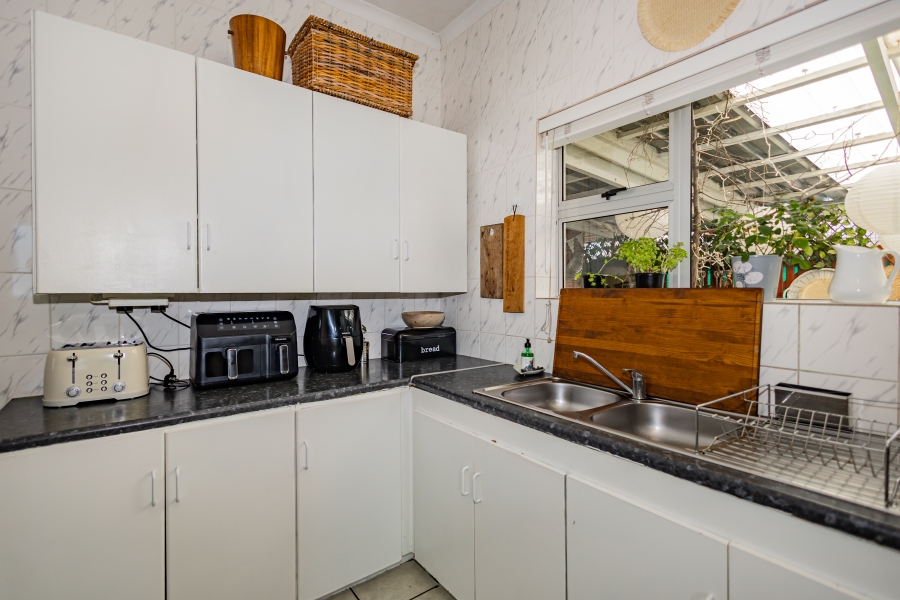 6 Bedroom Property for Sale in Churchill Estate Western Cape